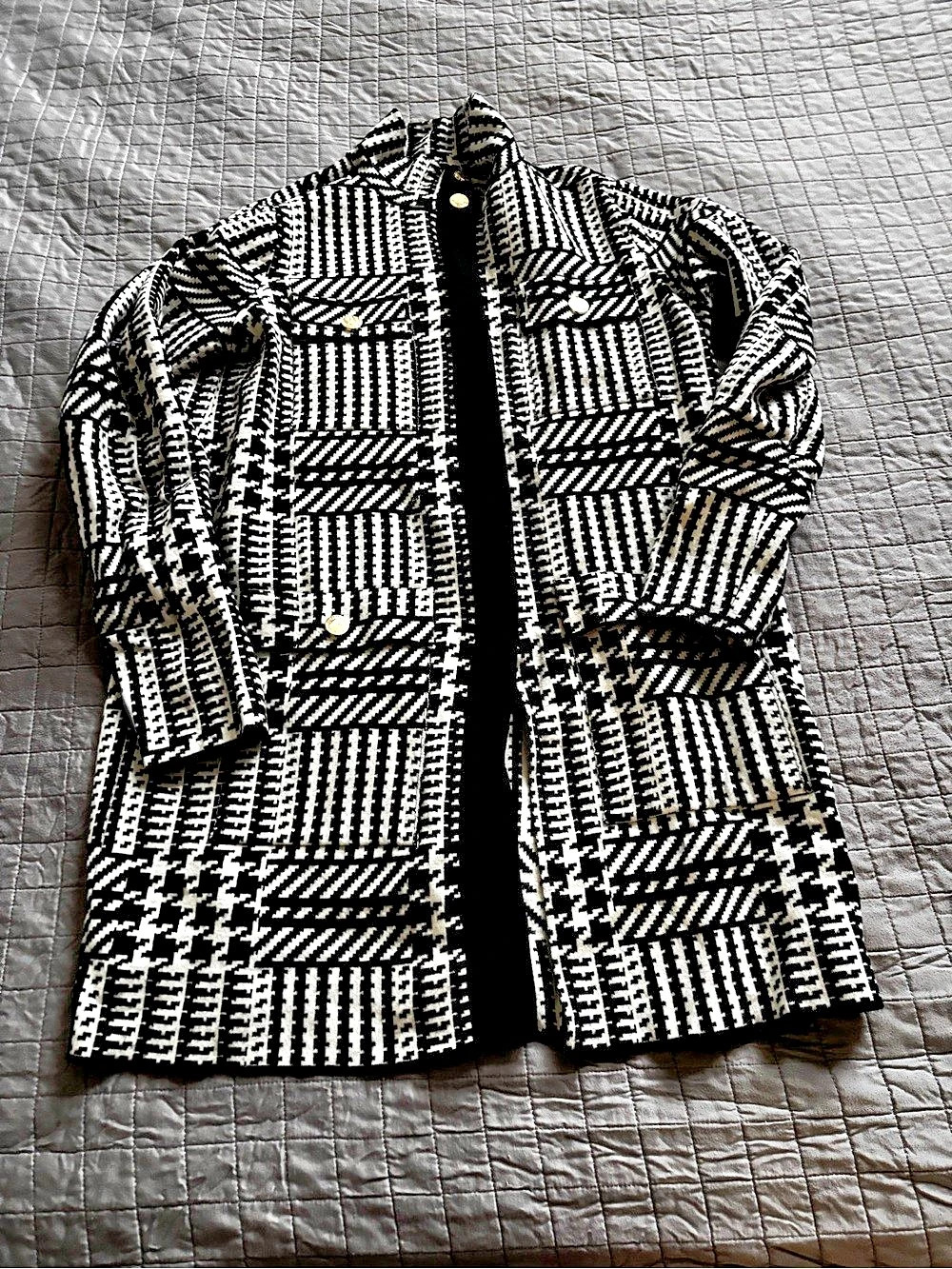 Anne Klein Black & White Patterned Utility Jacket sweater Like New
